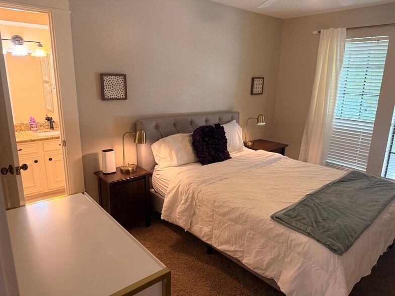 upstairs bedroom - 6035 Spring Creek Grove Ln