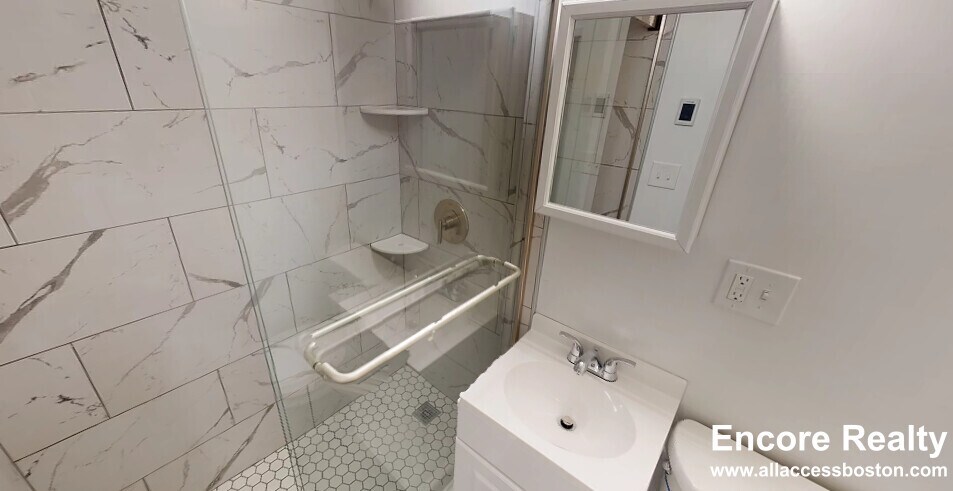 Building Photo - 270 Newbury St