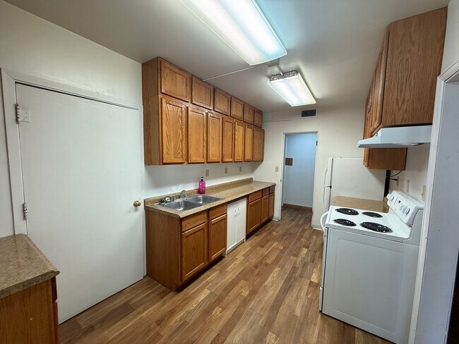 Building Photo - 900 N St