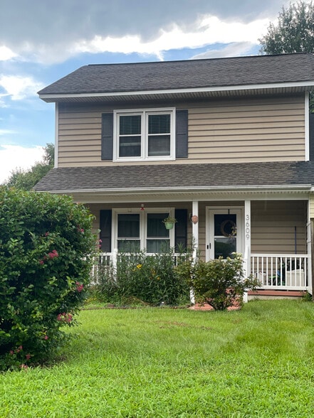 Primary Photo - 3609 Pine Knoll Dr