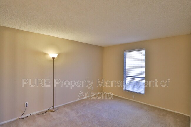 Building Photo - 1224 E Evergreen St