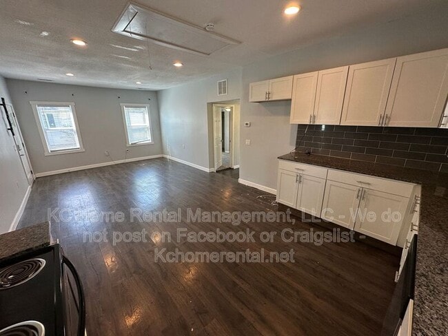 Building Photo - 316 W Elm St