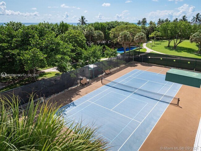 Building Photo - 1201 S Ocean Dr