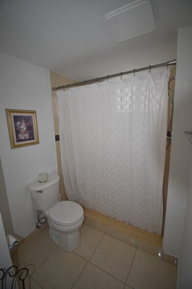 Building Photo - 8469 SW 137th Ave