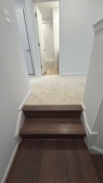 Building Photo - 624 Tracy Wy