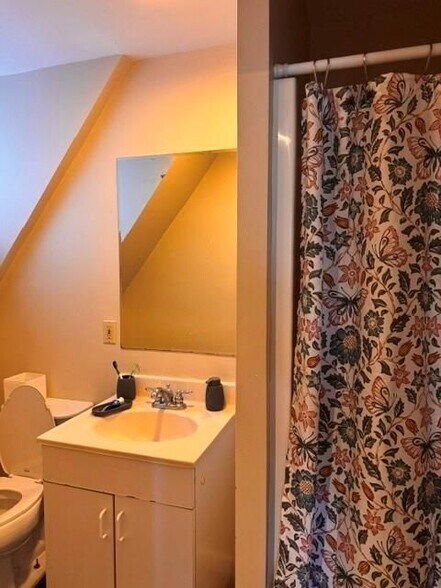 Building Photo - 193 Power St