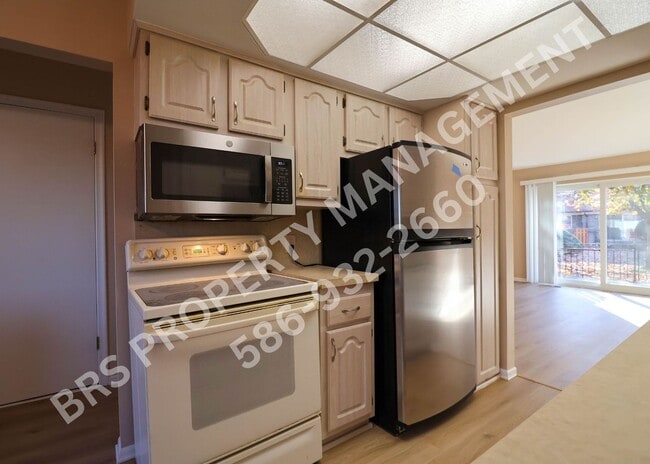 Building Photo - ? Beautifully Updated Condo in Clinton Township