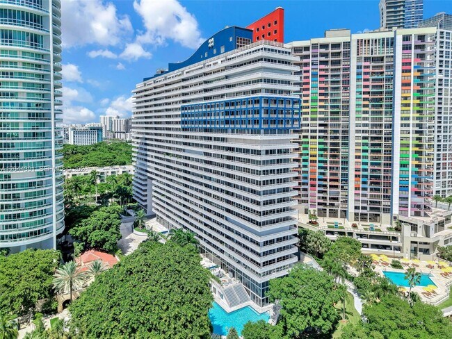 Building Photo - 1627 Brickell Ave