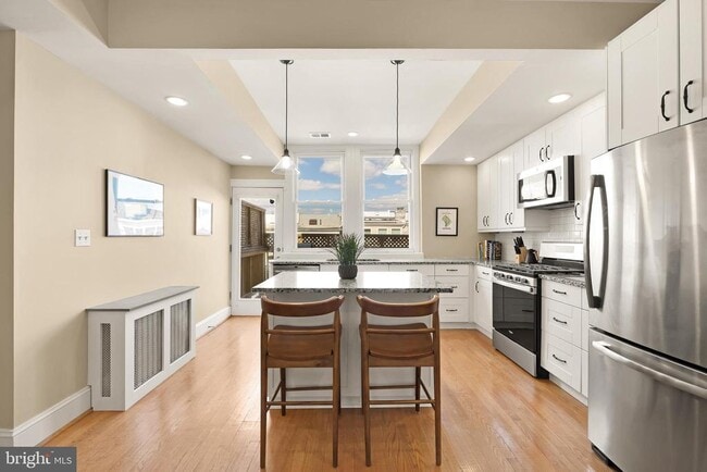 Building Photo - 407 Delafield Pl NW