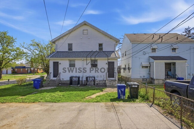 Building Photo - 417 S Huron Ave