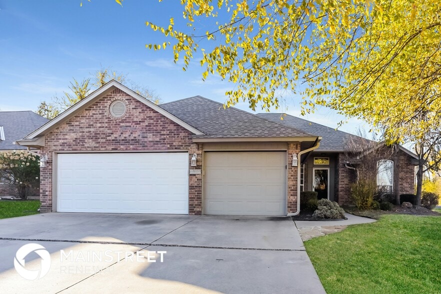 Primary Photo - 2100 NE 4th St