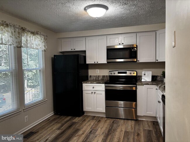 Building Photo - 11013 Barton Hill Ct