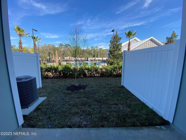 Building Photo - 8313 Zenith Cir