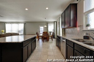Building Photo - 1423 Hummingbird