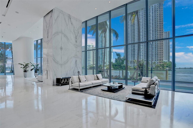 Building Photo - 300 Biscayne Blvd Way