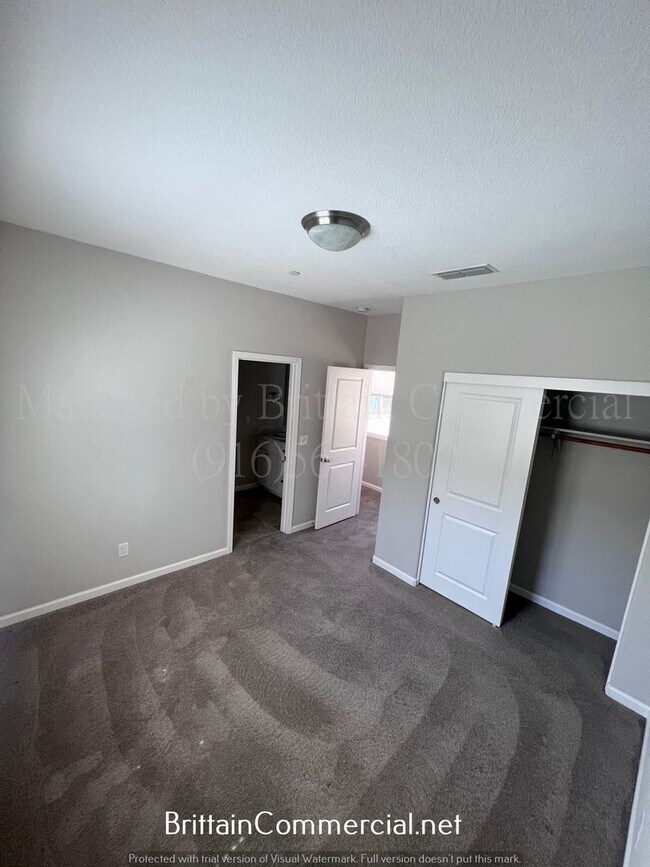 Building Photo - 1702 Brodea Ln
