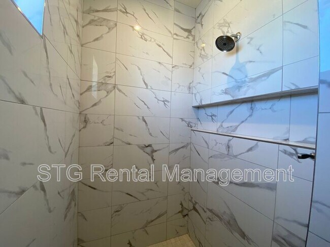 Building Photo - 767 W Scarlet Hill Dr