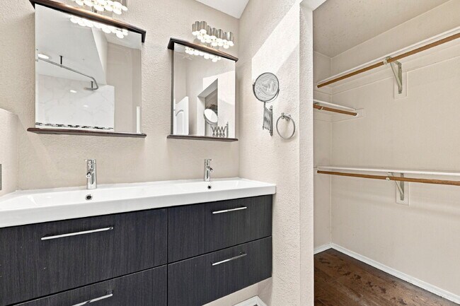 Building Photo - $3,048.95 with $300 Cleaning Voucher, 3 Beds - 2 Bath, Single Family Home in Highlands Ranch with...