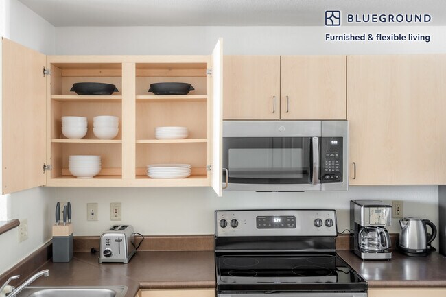 Building Photo - 39370 Civic Center Dr