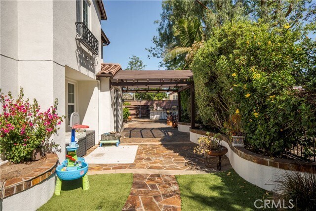 Building Photo - 32 Bramford St