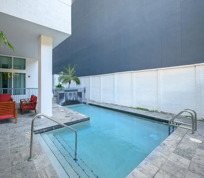 Building Photo - 234 NE 3rd St