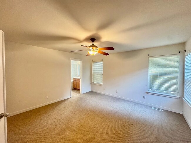 Building Photo - 2107 240th Ave SE