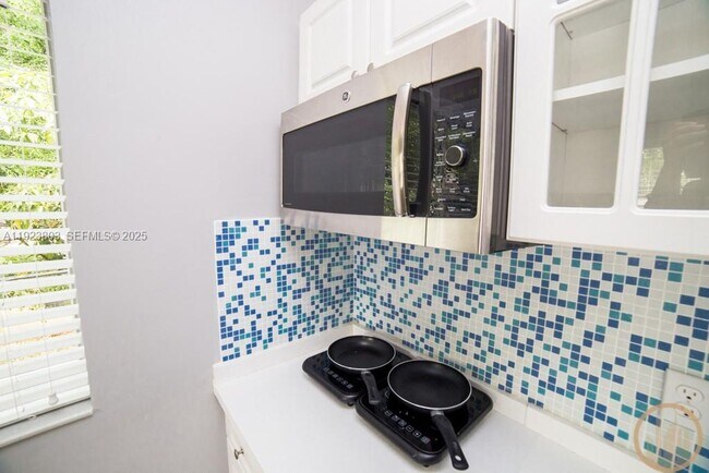 Building Photo - 53 NE 49th St