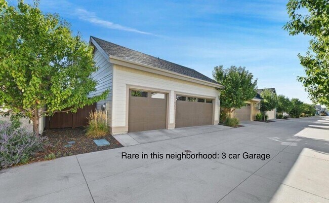 Building Photo - 6253 N Winward Ln