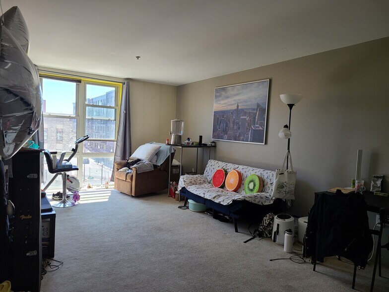 Primary Photo - 115 Summer St