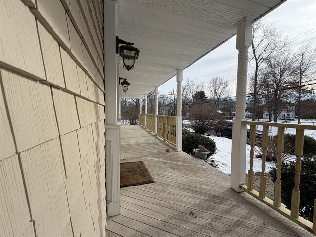 Building Photo - 12 Community Way