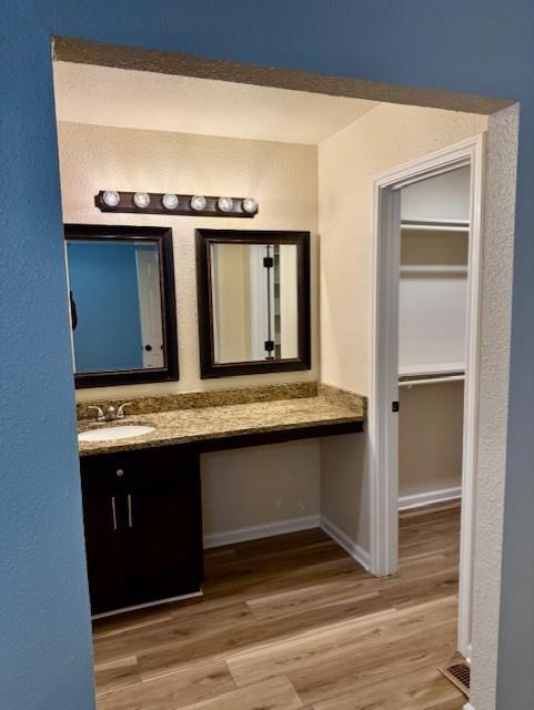 Building Photo - 1401 Summer Creek Dr