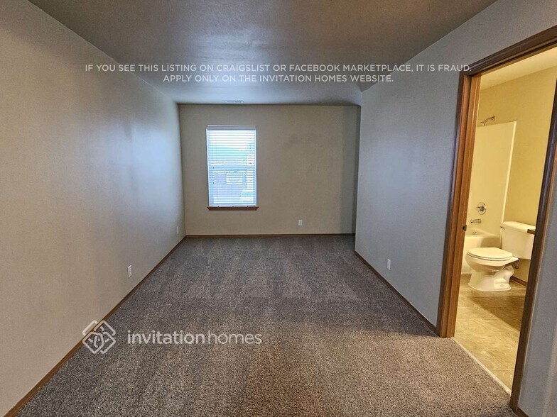 Building Photo - 114 Roberts St NE