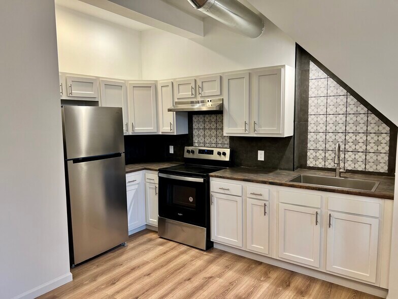 kitchen - 110 W 3rd St