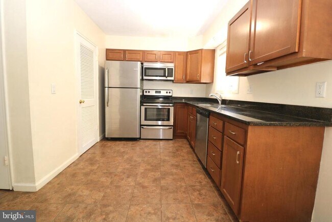 Building Photo - 218 Webbs Ln