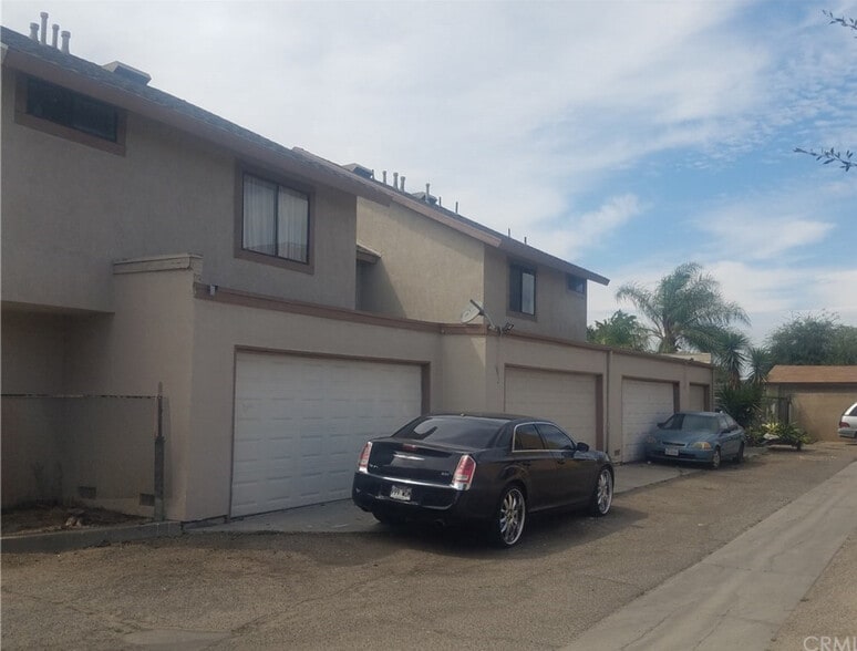 Building Photo - 2600 W Porter Ave