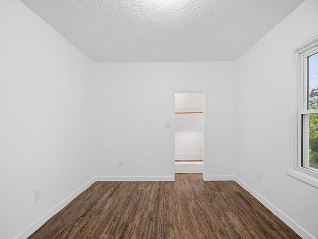 Building Photo - Stunning Updated Home in North Spokane | Bright Interiors, Modern Kitchen & Private Patio