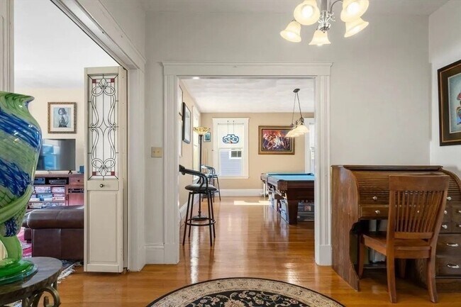 Building Photo - 106 Grovers Ave