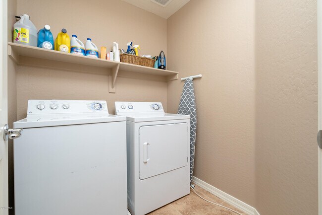 Building Photo - 14240 W Country Gables Dr