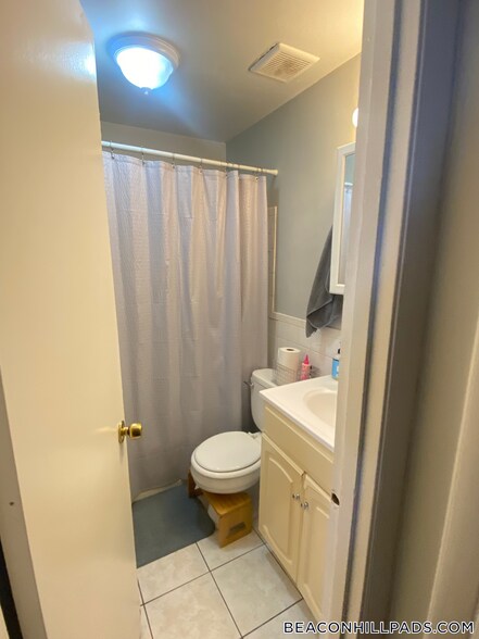 Building Photo - 38 Garden St