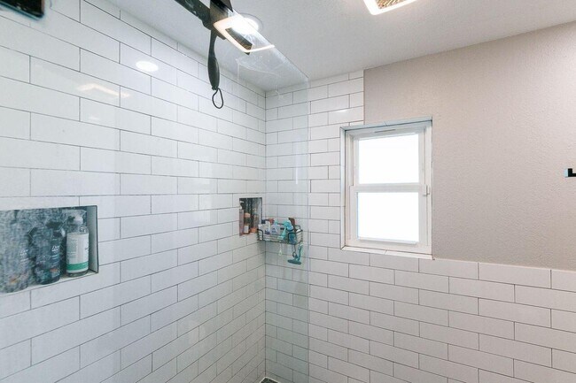 Building Photo - 5526 75th St