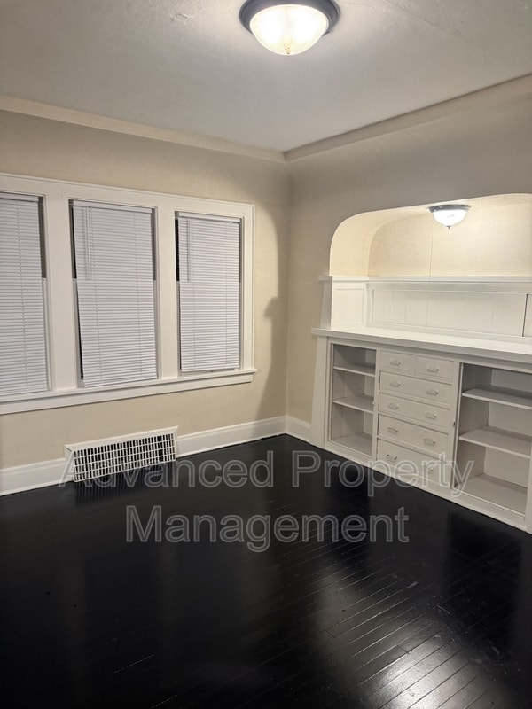 Building Photo - 3941 N 24th Pl