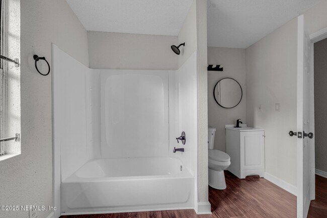 Building Photo - 2013 W 6th St