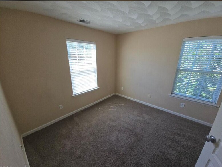 Building Photo - 1170 Gunn Hall Dr