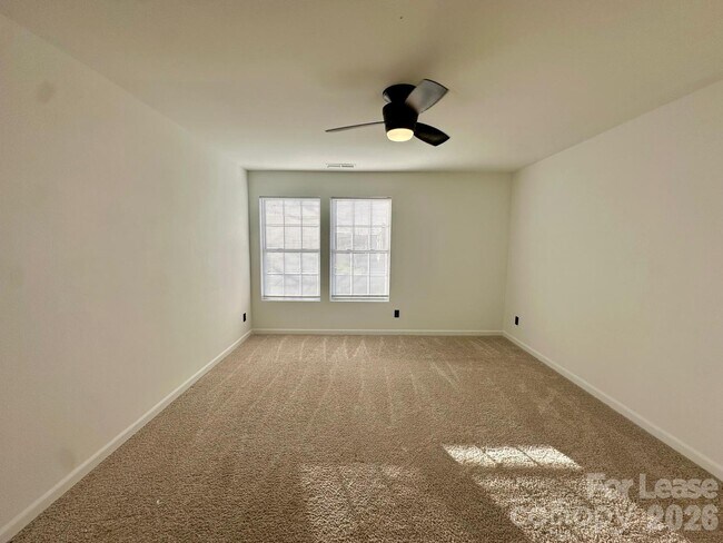 Building Photo - 340 Zander Woods Ct