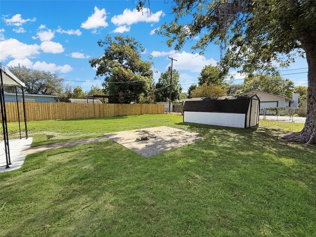 Building Photo - 1417 5th Ave N