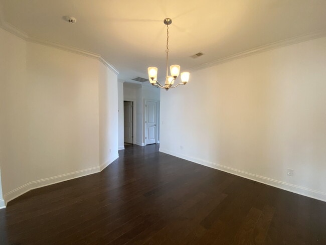 Building Photo - Spacious Three Bedroom Town Home! Located ...