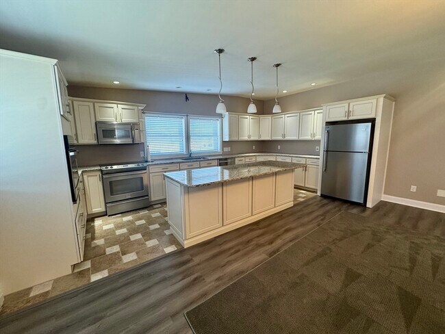 Building Photo - 789 Mt Pleasant St