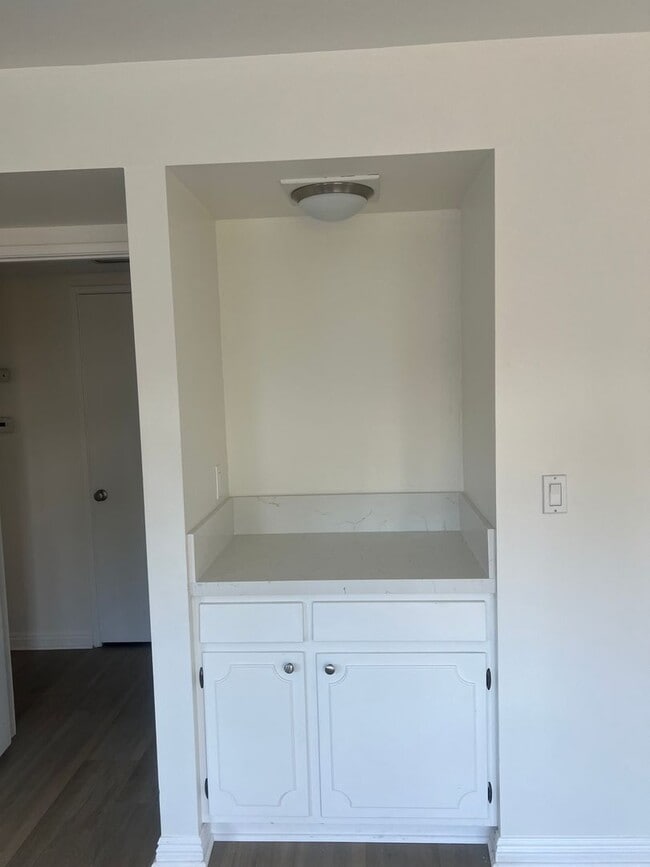 Building Photo - Moffett tract 5 bedroom home with pool in cul-de-sac