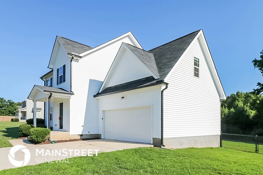 Building Photo - 147 Langston Ridge Dr