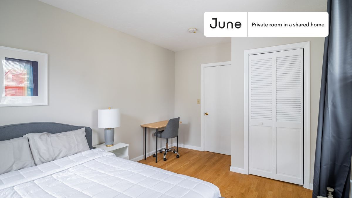 Building Photo - Room in Shared 3 bed/1 bath home